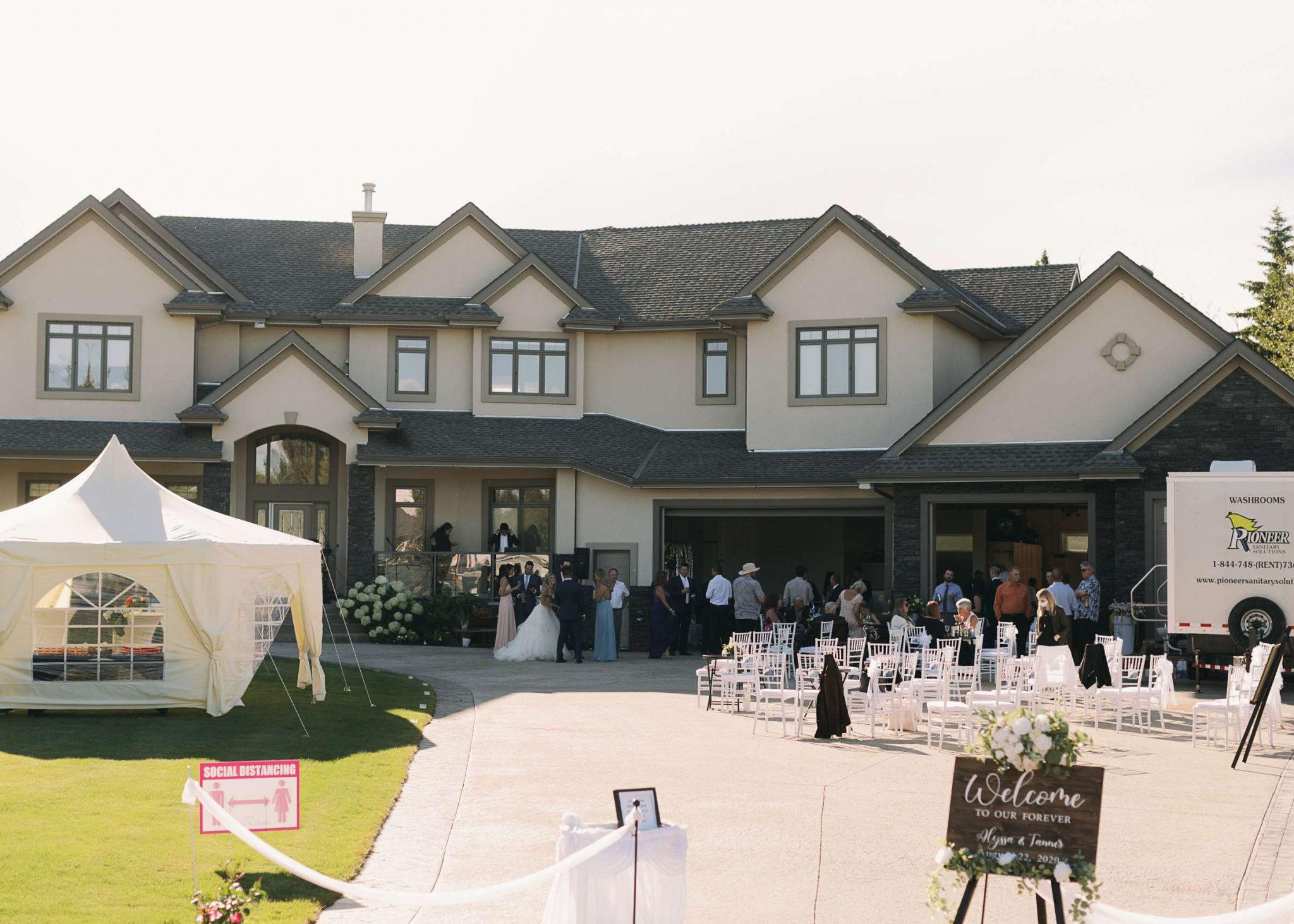 OUTDOOR EDMONTON WEDDING VENUES Vincent Ybanez Photo   Edmontonoutdoorweddingvenue3 2048x1463 