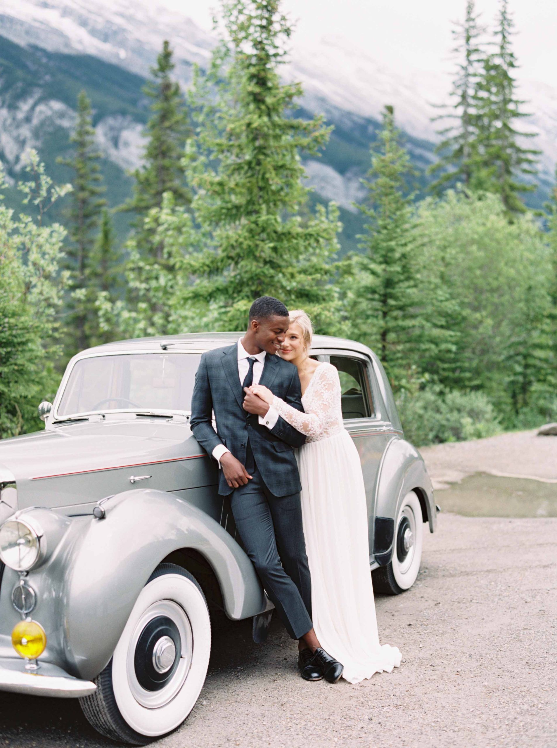 Elegant and luxury wedding photographer in Montreal and Toronto