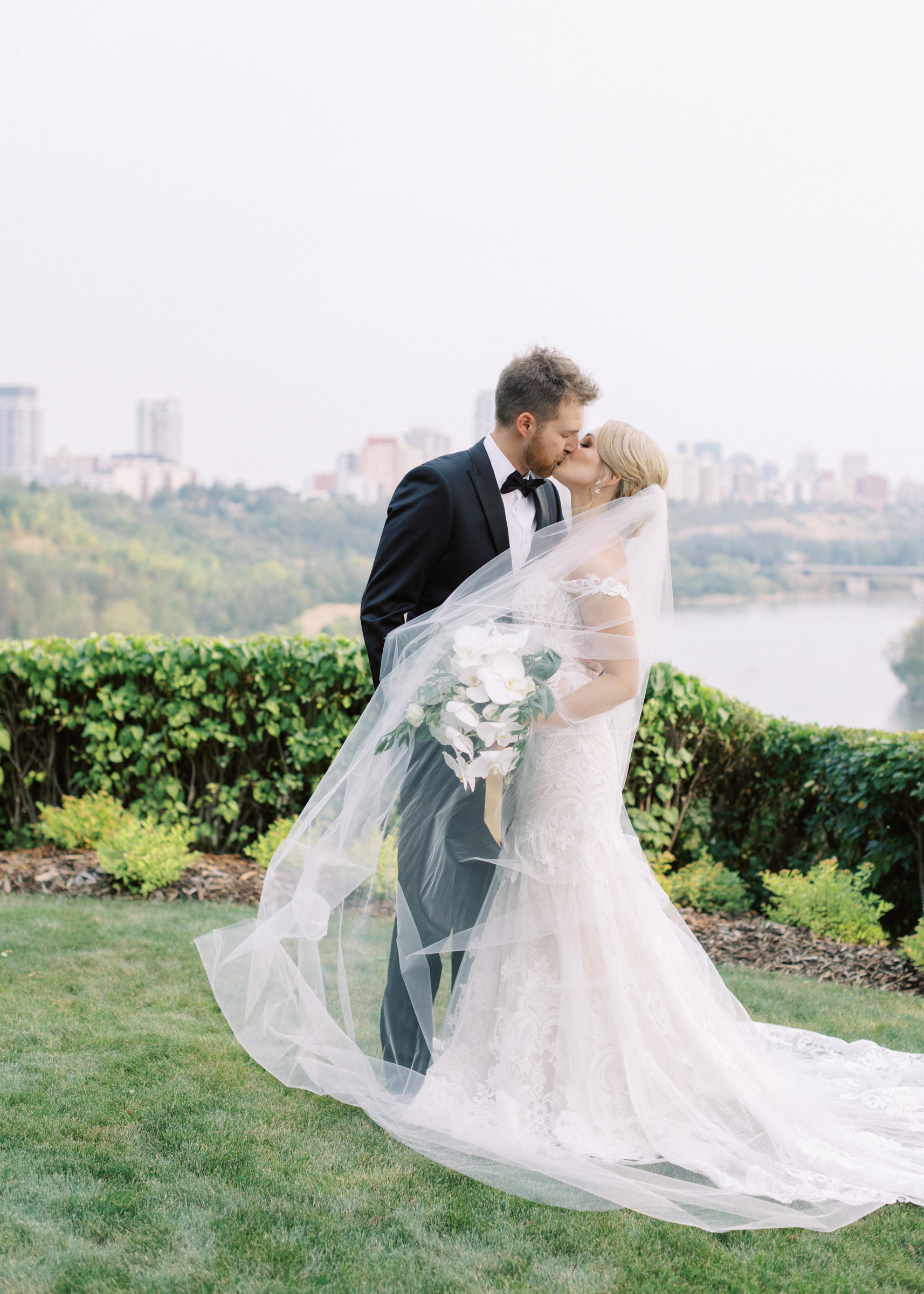Elegant Luxury Wedding - Montreal and Toronto wedding photographer