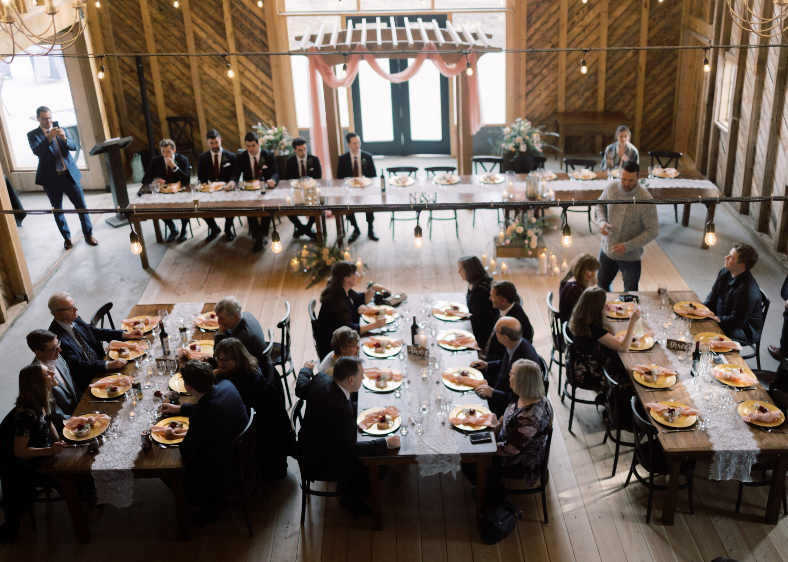 Elegant barn wedding - Montreal and Toronto wedding photographer