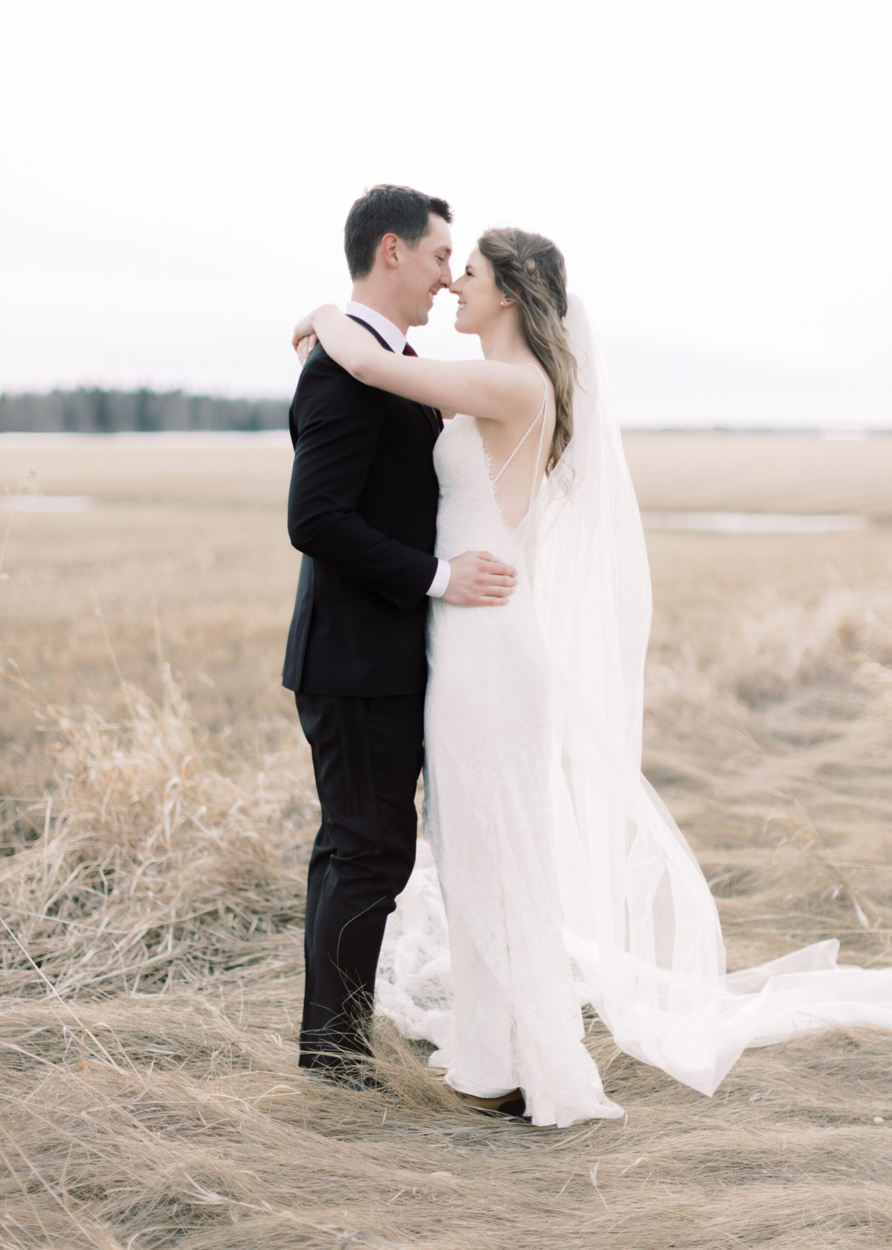Elegant barn wedding - Montreal and Toronto wedding photographer
