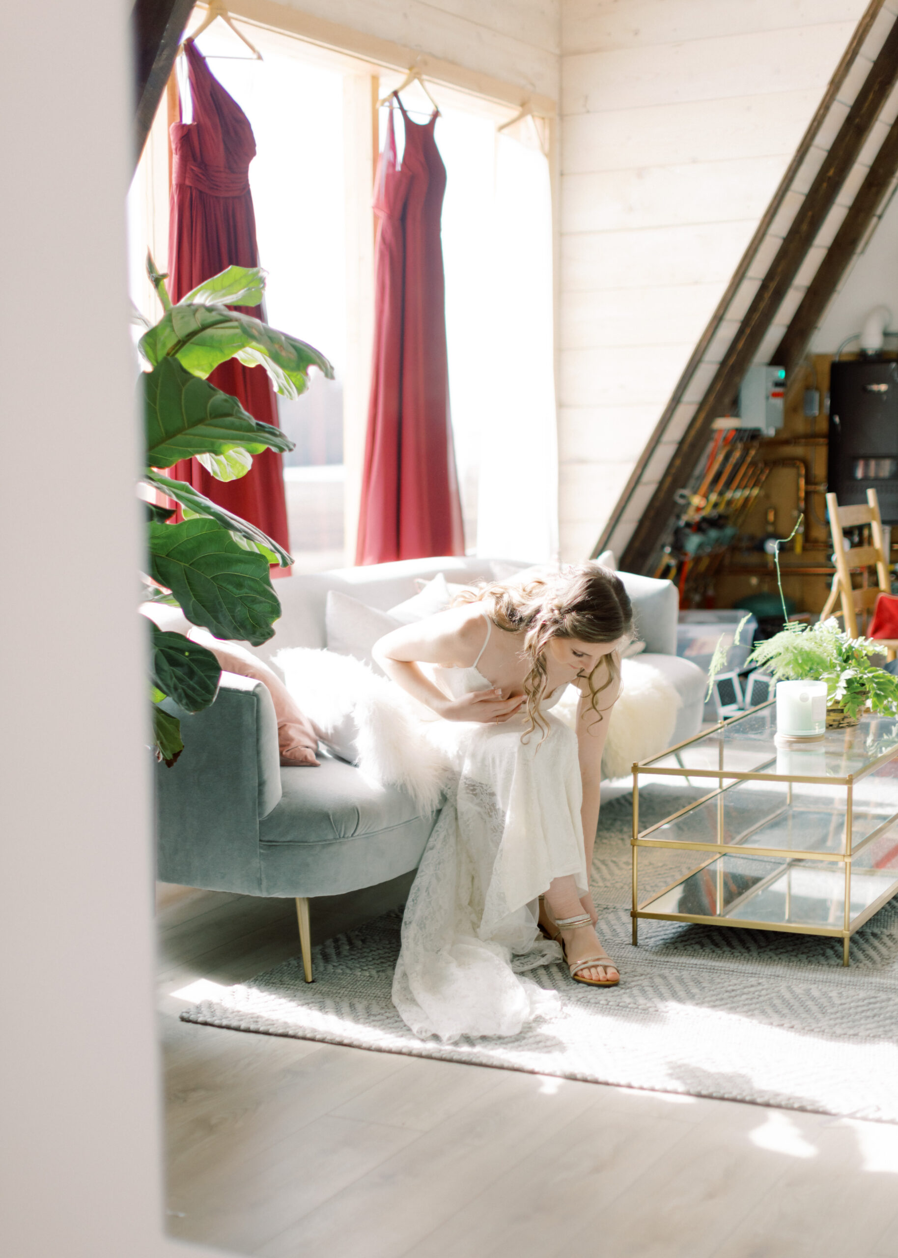 Elegant barn wedding - Montreal and Toronto wedding photographer