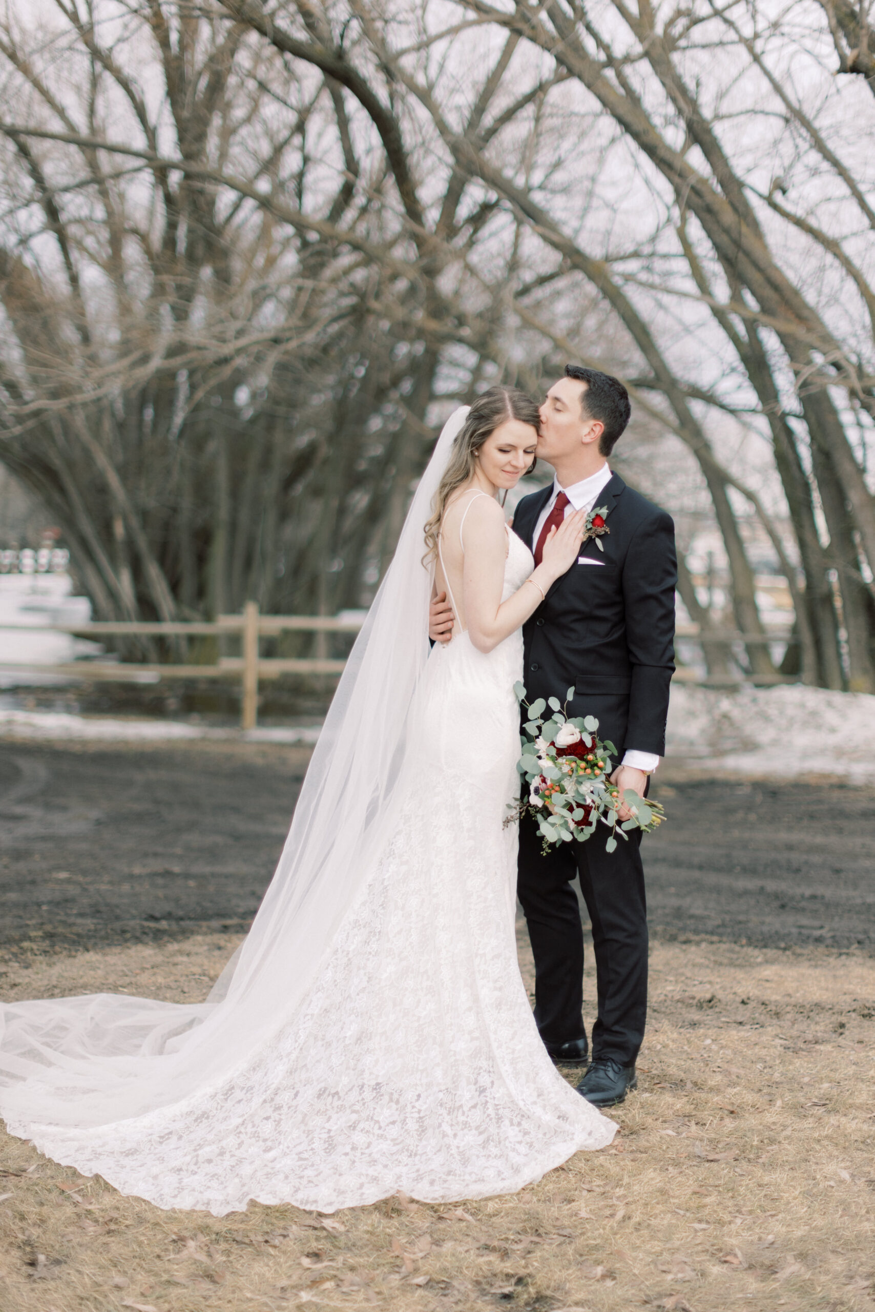 Elegant barn wedding - Montreal and Toronto wedding photographer