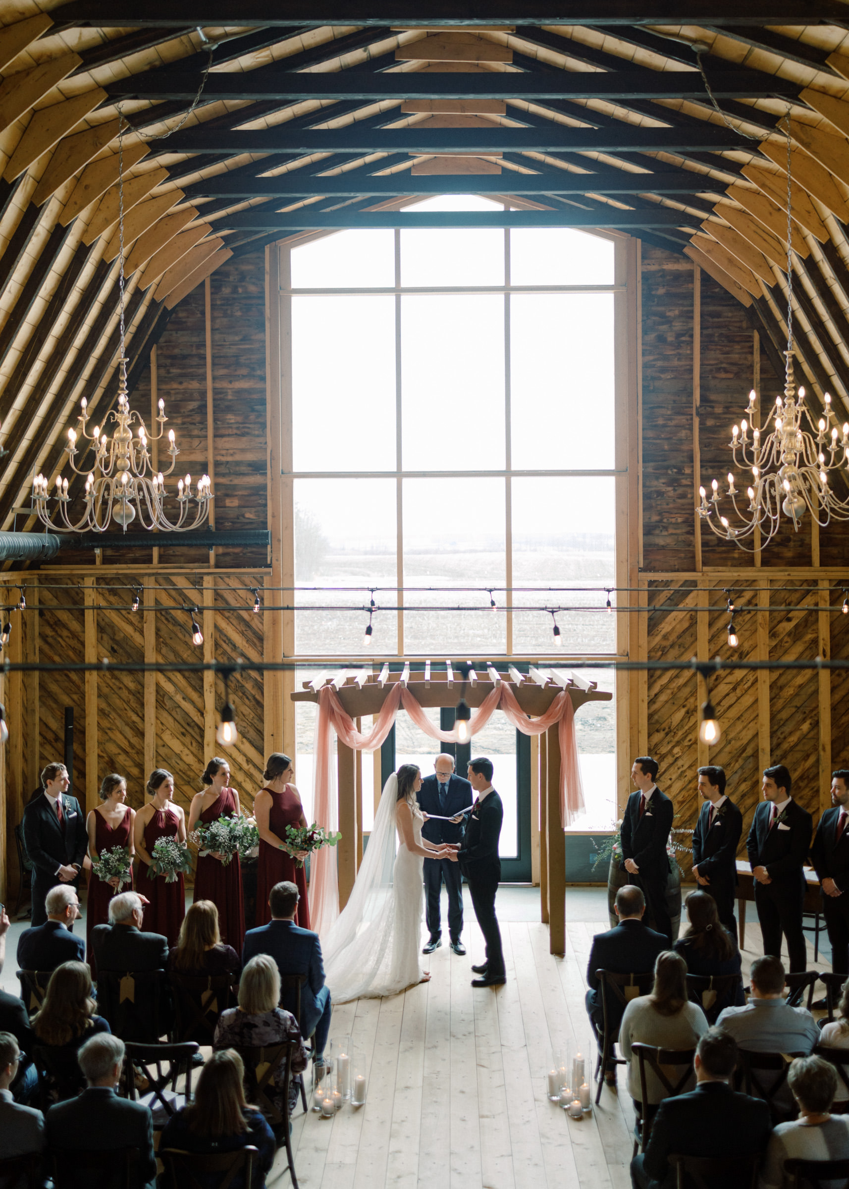 Elegant barn wedding - Montreal and Toronto wedding photographer