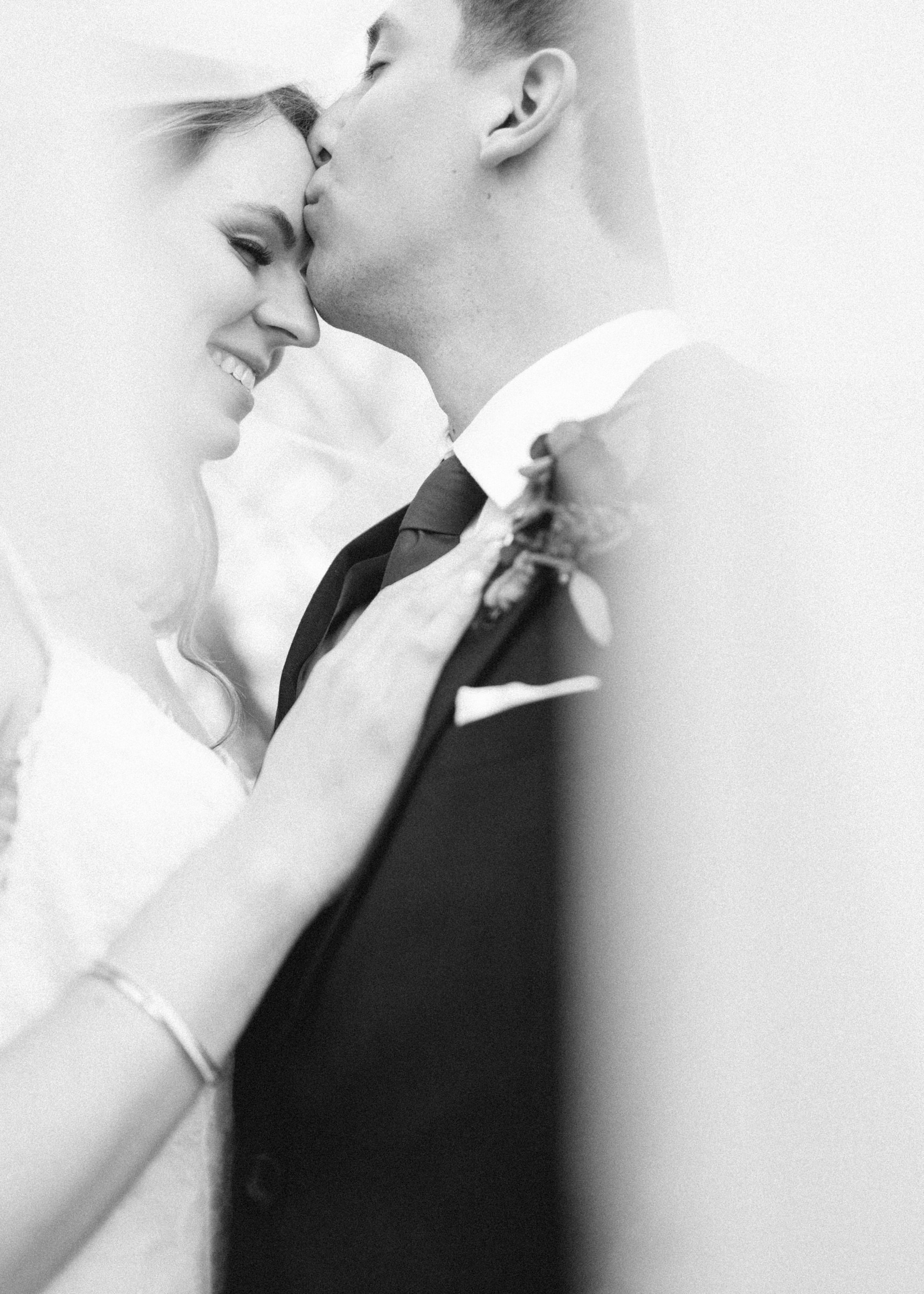 Elegant barn wedding - Montreal and Toronto wedding photographer
