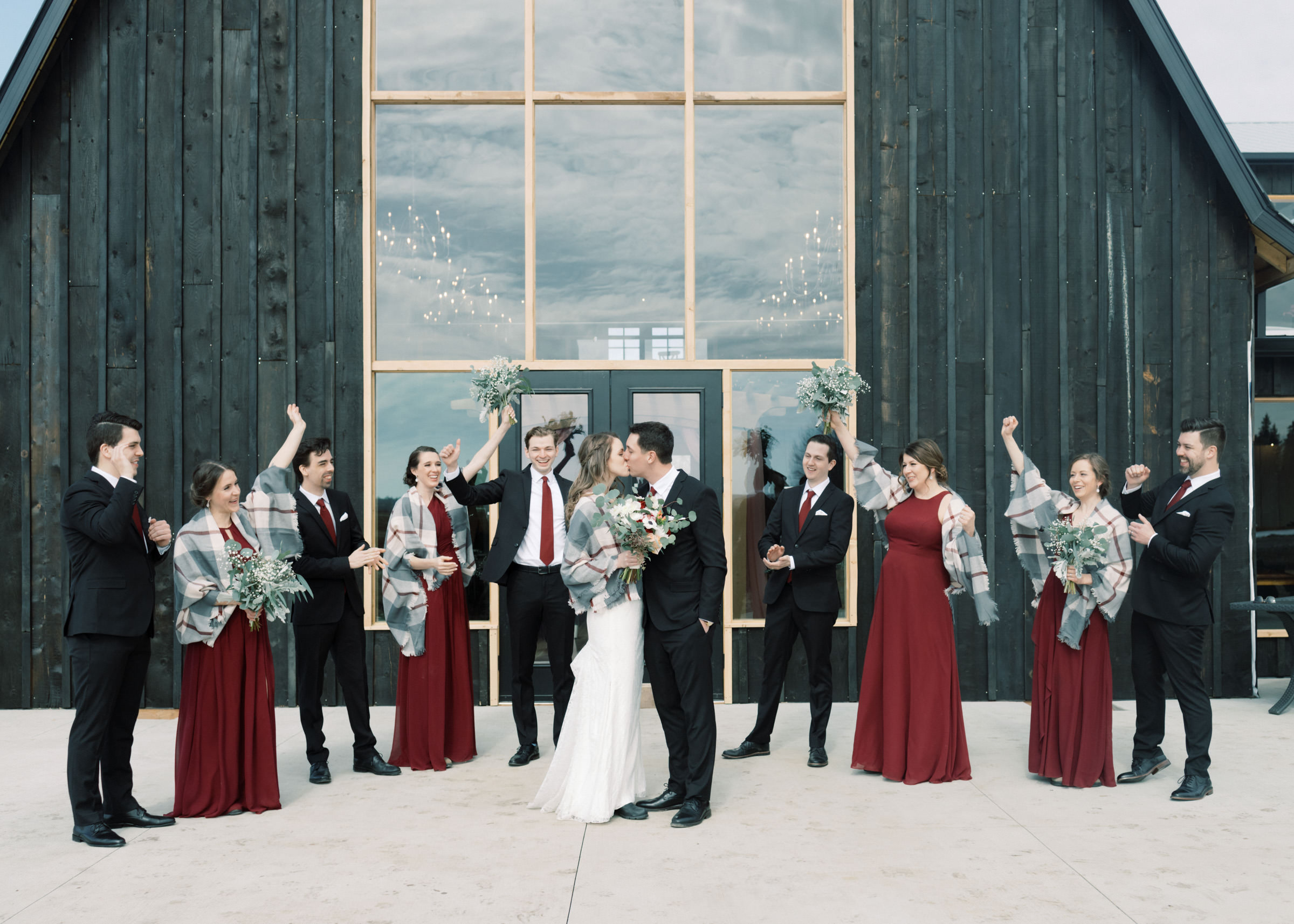 Elegant barn wedding - Montreal and Toronto wedding photographer