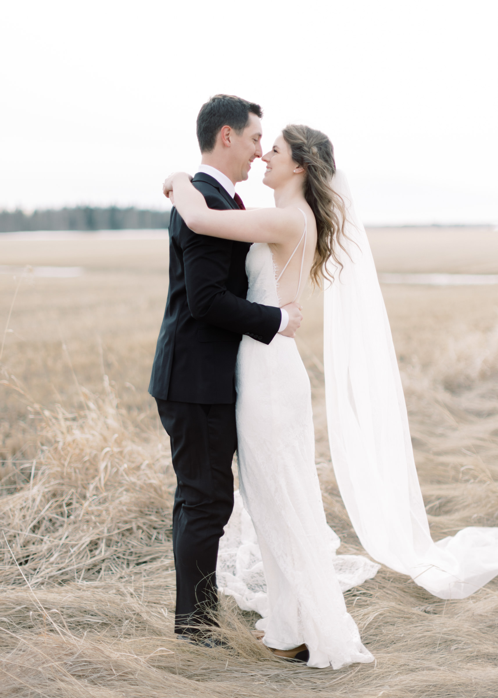Elegant barn wedding - Montreal and Toronto wedding photographer