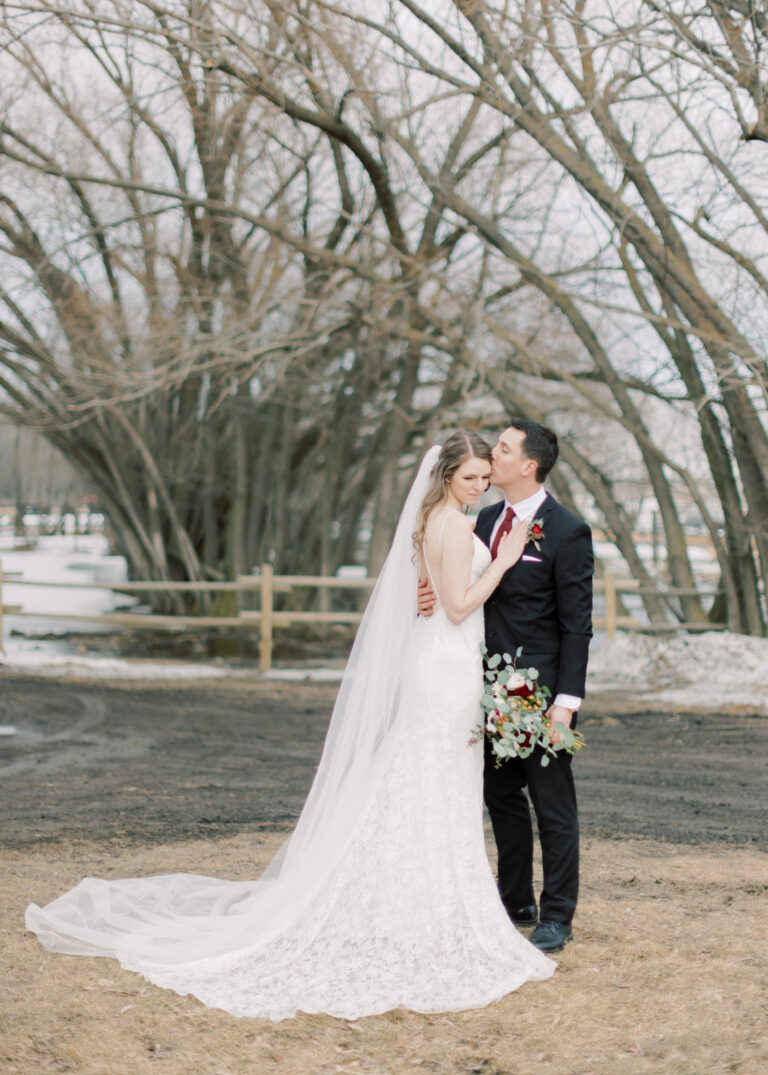 Elegant barn wedding - Montreal and Toronto wedding photographer