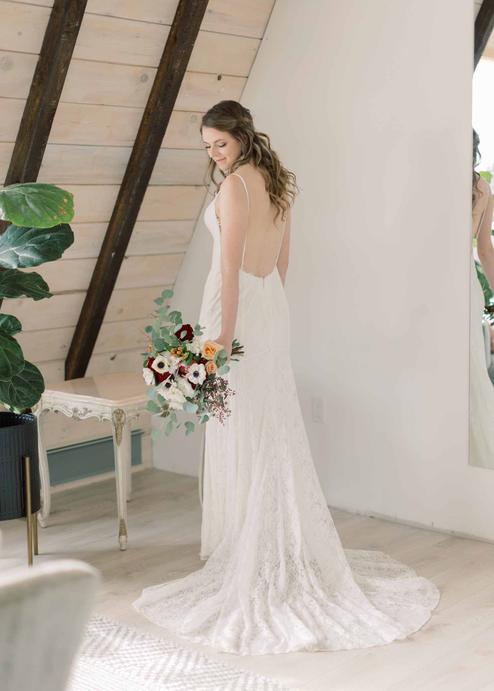 Elegant barn wedding - Montreal and Toronto wedding photographer