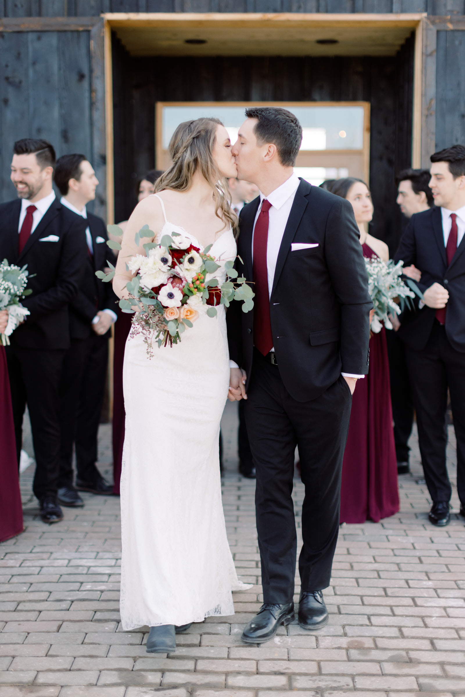 Elegant barn wedding - Montreal and Toronto wedding photographer